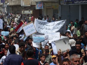 80000 people in Nawa under siege since five days, says the sign