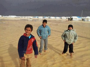 المياه تغمر أرض المخيم - فيس بوك