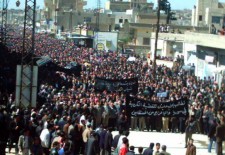 Kurds protesting in Qamishli in 2004