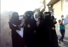 Women demonstrating in Mouaddamiyya in 2011 - Youtube