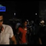 لقطة من مظاهرة لناشطين مدنيين قيل إن "الدولة الإسلامية في العراق والشام" أطلقت قذيفة آر بي جي باتجاهها - يوتيوب