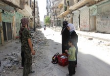 Photoblog: The Displaced from Salaheddine Quarter in Aleppo Return to Visit their Homes
