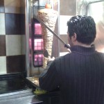 محمود لاجئ سوري يعمل في مطعم في غازي عنتاب تصوير عمر يوسف