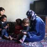 عائلة نازحة من كوباني الى الشيخ مقصود