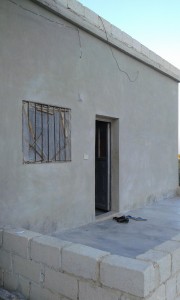 إعادة إعمار الأبنية بشكل بسيط من أجل عودة النازحين تصوير دارين حسن