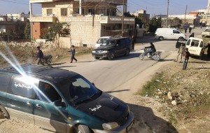 الهيئة الشرعية يبلّغون عائلة المجني عليه بخبر القبض على الجناة تصوير نضال الأحمد