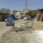 من أعمال تمديد شبكات الصرف الصحي في كفرنبل تصوير مها الأحمد