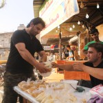 هنا يبع الحمّص الذي يستخدمه البعض لصن طبق الفتة